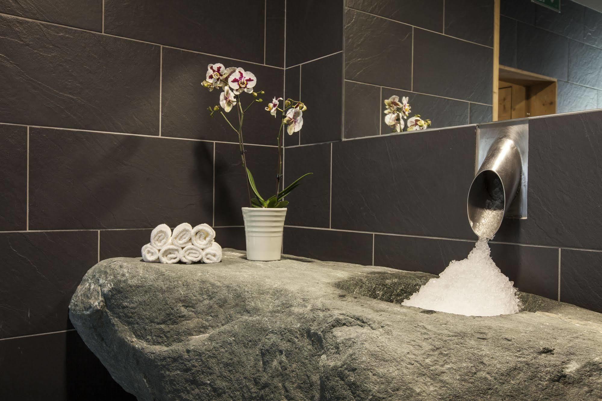 Hotel National Resort & Spa Champery Exterior photo